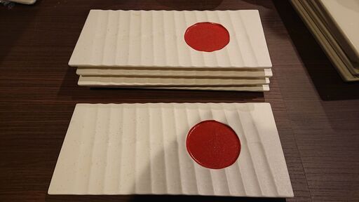 飲食店で使用しようとしていたお皿（中古）など売ります。