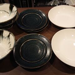 飲食店で使用しようとしていたお皿（中古）など売ります。