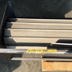 手動シャッター　バラしてあります。