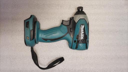 makita TD146DX インパクトドライバー（本体、ケース）