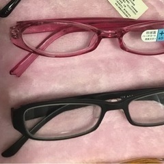 【新品 未使用　老眼鏡 お洒落 (2)メガネ +1.0~ +1.5 