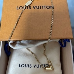 LOUIS VUITTON エッセンシャルv ネックレス　【最終値下げ】