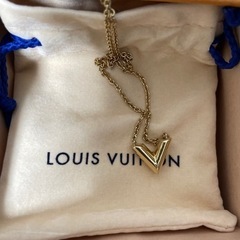 LOUIS VUITTON エッセンシャルv ネックレス　【最終値下げ】