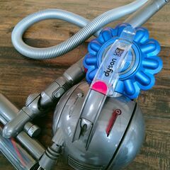 【お買い上げいただきました】ダイソン掃除機　ｄｙｓｏｎ　ＤＣ４８　中古