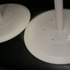 R488 人気白 円型 サイドテーブル、モダンサイドテーブル、2点セット 美品 φ45cm