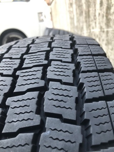 値下げしました】 ハイエース スタッドレス 195/80-15R LT