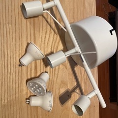 IKEA スポットライト　電球付き