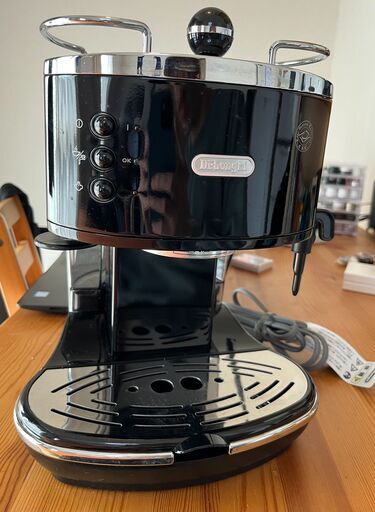 Delonghi ECO310 黒 デロンギエスプレッソマシン lemorehotels.com