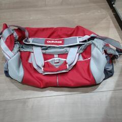 adidasのスポーツバッグ