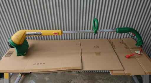 電動草刈り機  makita UM251 電気草刈り機 軽量 女性でも楽々草刈 安全 自動 ナイロンコード自動供給