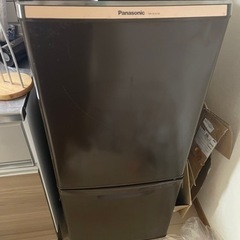 Panasonicの冷蔵庫　NR-B177W