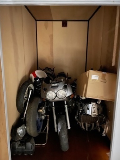 fzr400 4台まとめて、レストアベース fzr400 4台まとめて、レストアベース