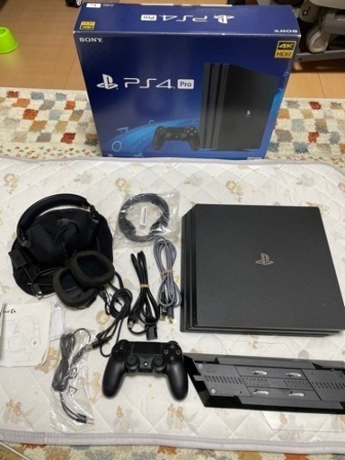 美品】PlayStation®4 Pro ジェット•ブラック 1TBおまけ付き