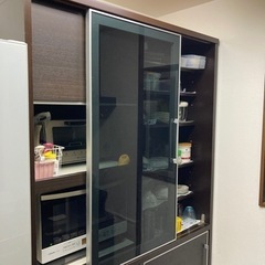 最終値下げ・引き取り限定】食器棚 ガラス扉付き 最終値下げ・引き取り