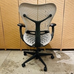 【売約済み】　ハーマンミラー　Herman Miller ミラチェア　 オフィスチェア　OAチェア　デスクチェア　デスクワーク　リモートワーク　パソコン椅子　キャスターチェア　高級　デスク椅子　 検　V2 ランバーサポート　ハイバックチェア　Mirra 2 Chairs ミラ2チェア　アーロンセイル　アーロンチェア　白　ホワイト