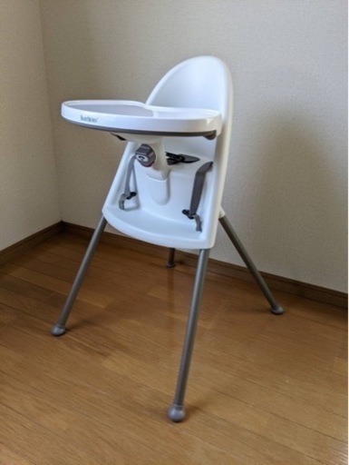 代行掲載につき値下げ厳しいです。ベビービョルン　ハイチェア　購入時価格33,000円説明書あり