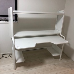 白い勉強机　IKEA