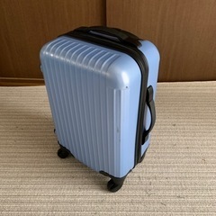 Sサイズ スーツケース 水色