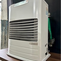 お引取り限定 19年製 トヨトミ FF式石油ストーブ 温風タイプ FF-
