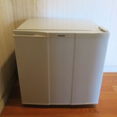 ハイアール　小型冷蔵庫　JR-N40C