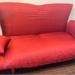 赤色のソファーベッド（受け取り先決まっています）
