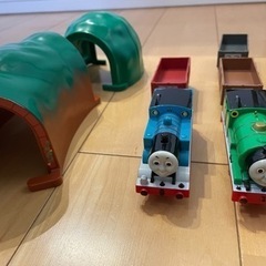 プラレール　トーマス　パーシー　トンネル