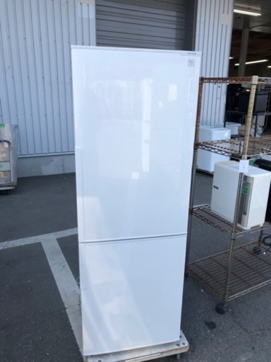 5km以内配送無料　保証付き 2020年　ハイセンス 冷蔵庫 幅55.4cm 282L ホワイト HR-D2801W 3ドア 右開き 真ん中野菜室 自動霜取り スリム