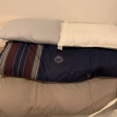 【無料】ニトリのセミダブル掛・敷布団と枕のセット