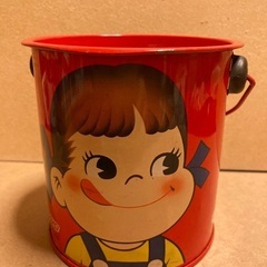 ペコちゃん　ブリキ缶　(小)