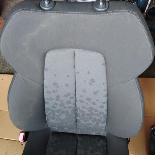 メルセデス・ベンツ純正シート　運転席　助手席