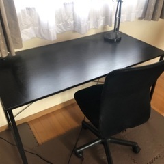 黒デスク、テーブル・椅子付き