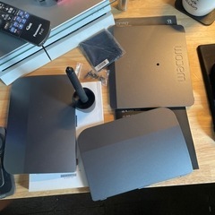 WacomCintiq27 DTK2700K スタンド、左手デバイス付いてます