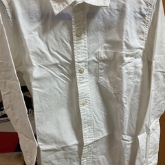 ユニクロ　140サイズ白シャツ