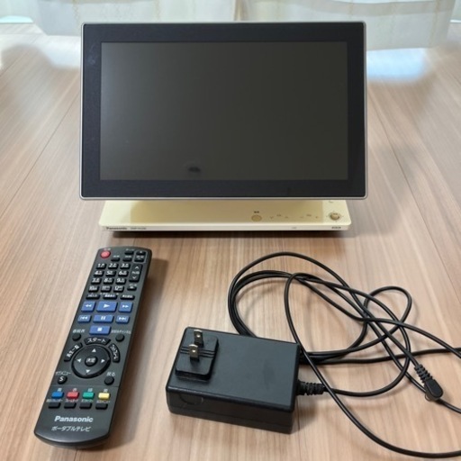 COOさまPanasonic ポータブル地デジテレビ DMP-HV200 訳アリ