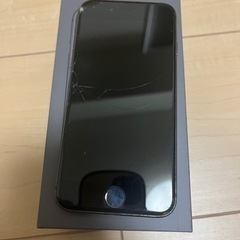 iPhone8(256GB）、画面割れありSIMロック解除済み