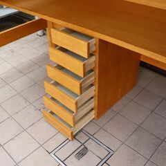 ACTUS取り扱いのデスクとベッドが上下で一体となったFUZZLE ロフトベッドセットです。シングルベッドと学習机を別々にセパレート可能で、子供の成長に合わせてスペースを有効活用した使い方が出来ます♪DC105