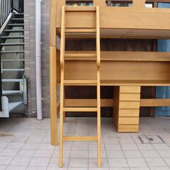 ACTUS取り扱いのデスクとベッドが上下で一体となったFUZZLE ロフトベッドセットです。シングルベッドと学習机を別々にセパレート可能で、子供の成長に合わせてスペースを有効活用した使い方が出来ます♪DC105