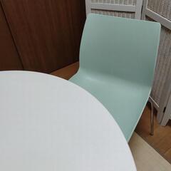 【再々値下げ】白い丸テーブルと椅子2脚