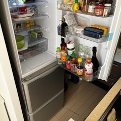 とても良好な状態のどっちもドアで便利な冷蔵庫
