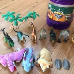 恐竜のおもちゃセット