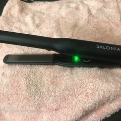 ヘヤーアイロンSALONIA プロ用だそうです！