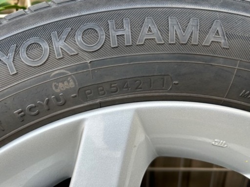 日産Z11キューブ　純正アルミホイール＋タイヤ