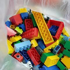 【袋いっぱいのLEGO】