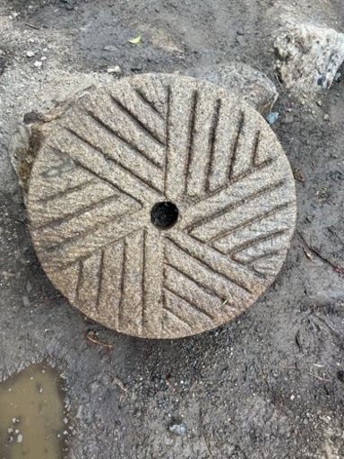 石臼 庭から発掘(2つ) | cooperpoile.co.uk