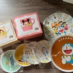 非売品ドラえもんメラニン皿とディズニーコップ　おまけ付