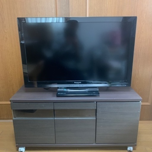 液晶テレビ　32インチ　HDD内蔵　500GB 録画　DVD ブルーレイ　テレビ台付き