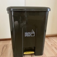 【45Lごみ袋対応】ペダル式ゴミ箱・ダストボックス（清掃済・無償...