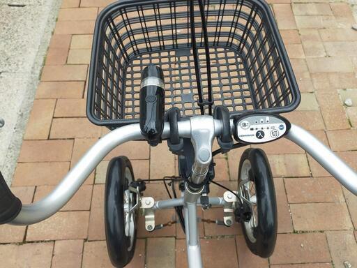 けんきゃくん 電動四輪自転車 美品です 電動アシスト四輪自転車 けんきゃくん