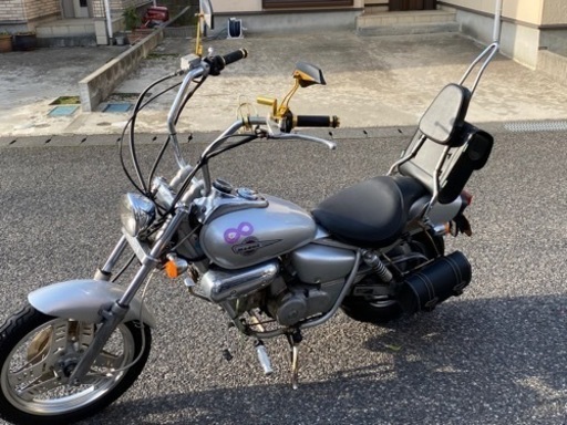 マグナ50