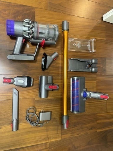 ダイソン dyson 掃除機  Dyson Cyclone V10 fluffy  ダイソンSV12コードレスクリーナー ジャンク品